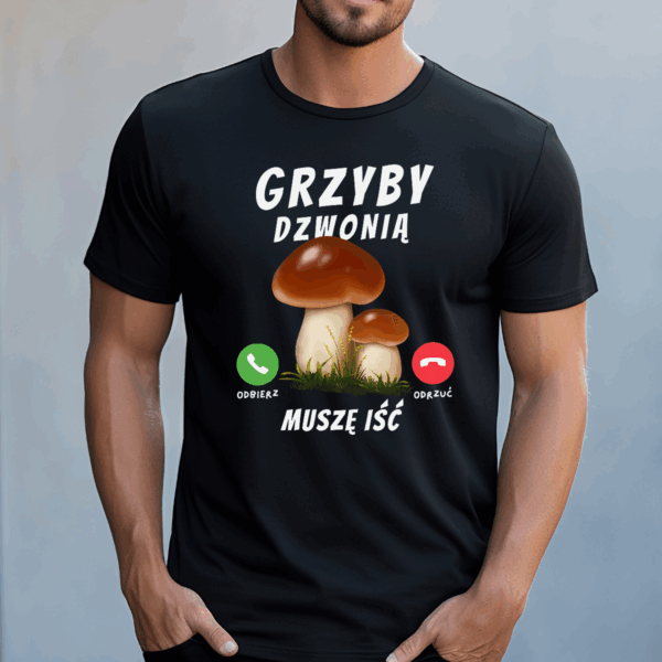 Koszulka męska Grzyby dzwonią muszę iść czarna - obrazek 2