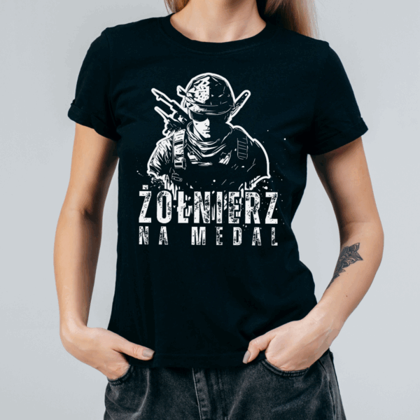 Koszulka damska Żołnierz na medal czarna - obrazek 2